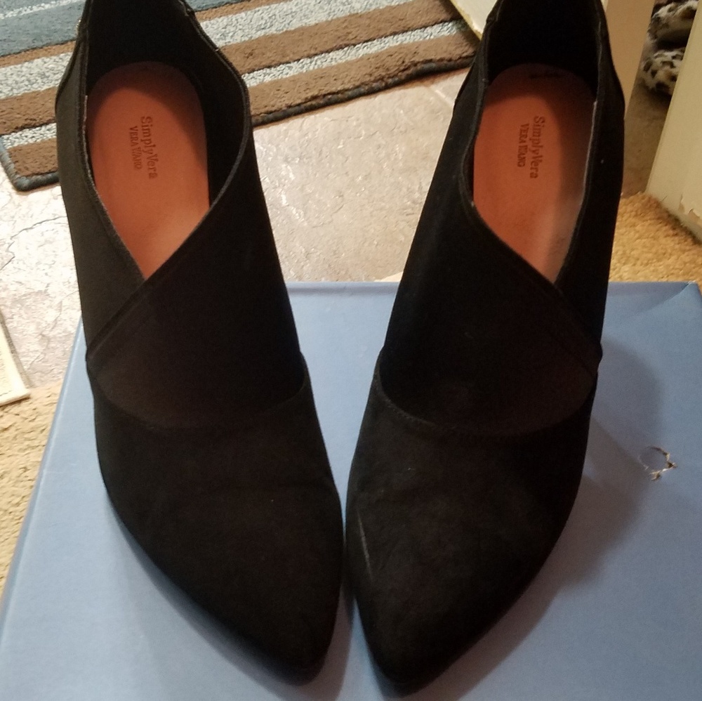 Shoes - Picture 3 of 6